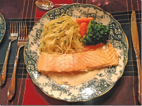 Pavés de saumon ou escargots marinés et beurre blanc