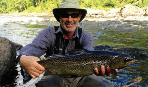 Marc Archer avec une superbe prise à la fosse du Cran Serré.
